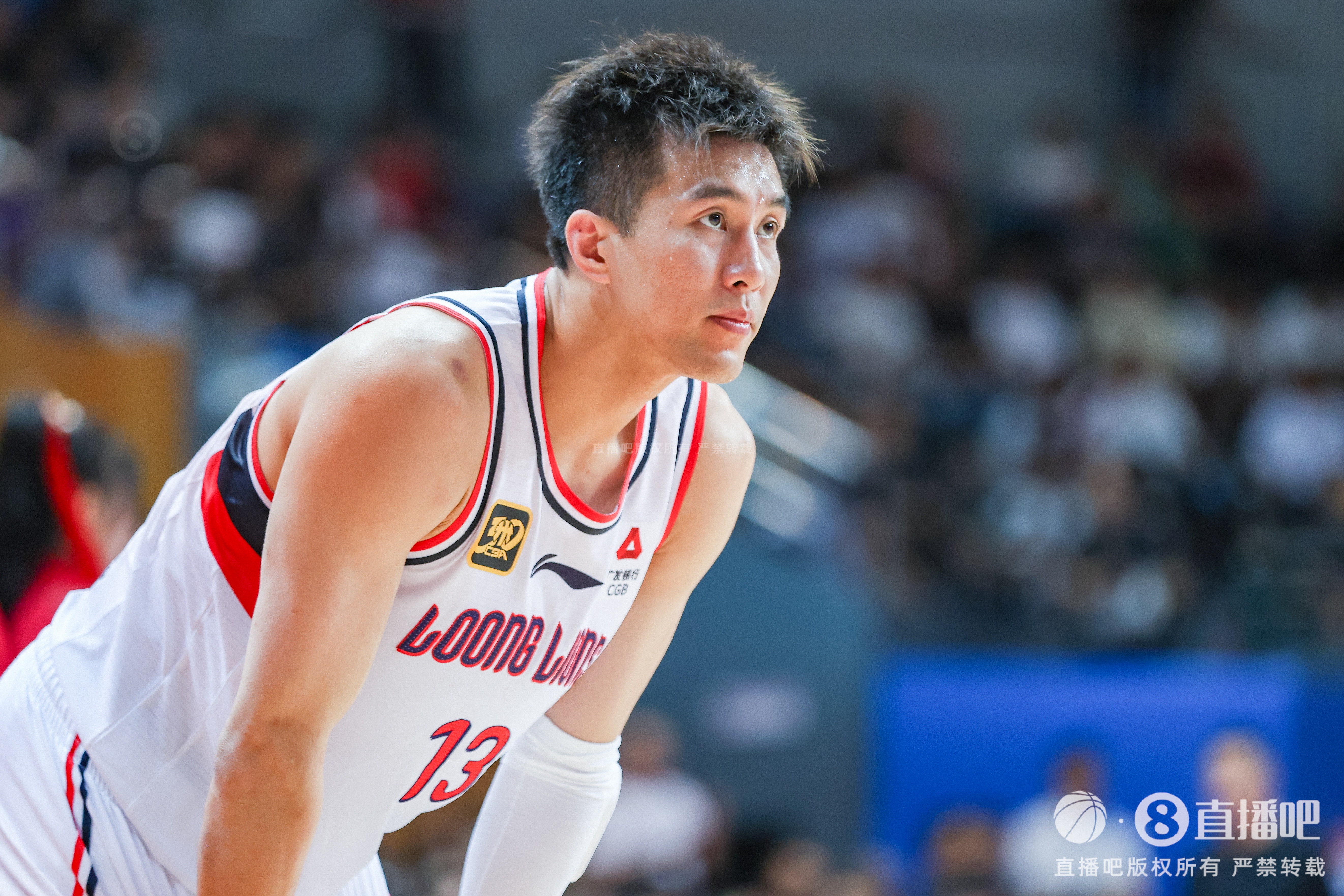 本赛季只出场2次！郭艾伦：第二场腹股沟拉伤 也想上场但只能等待